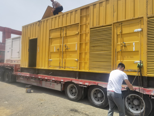 港口除了负载情况和发动机维护，还有哪些因素会影响 200kw 柴油发电机的油耗？