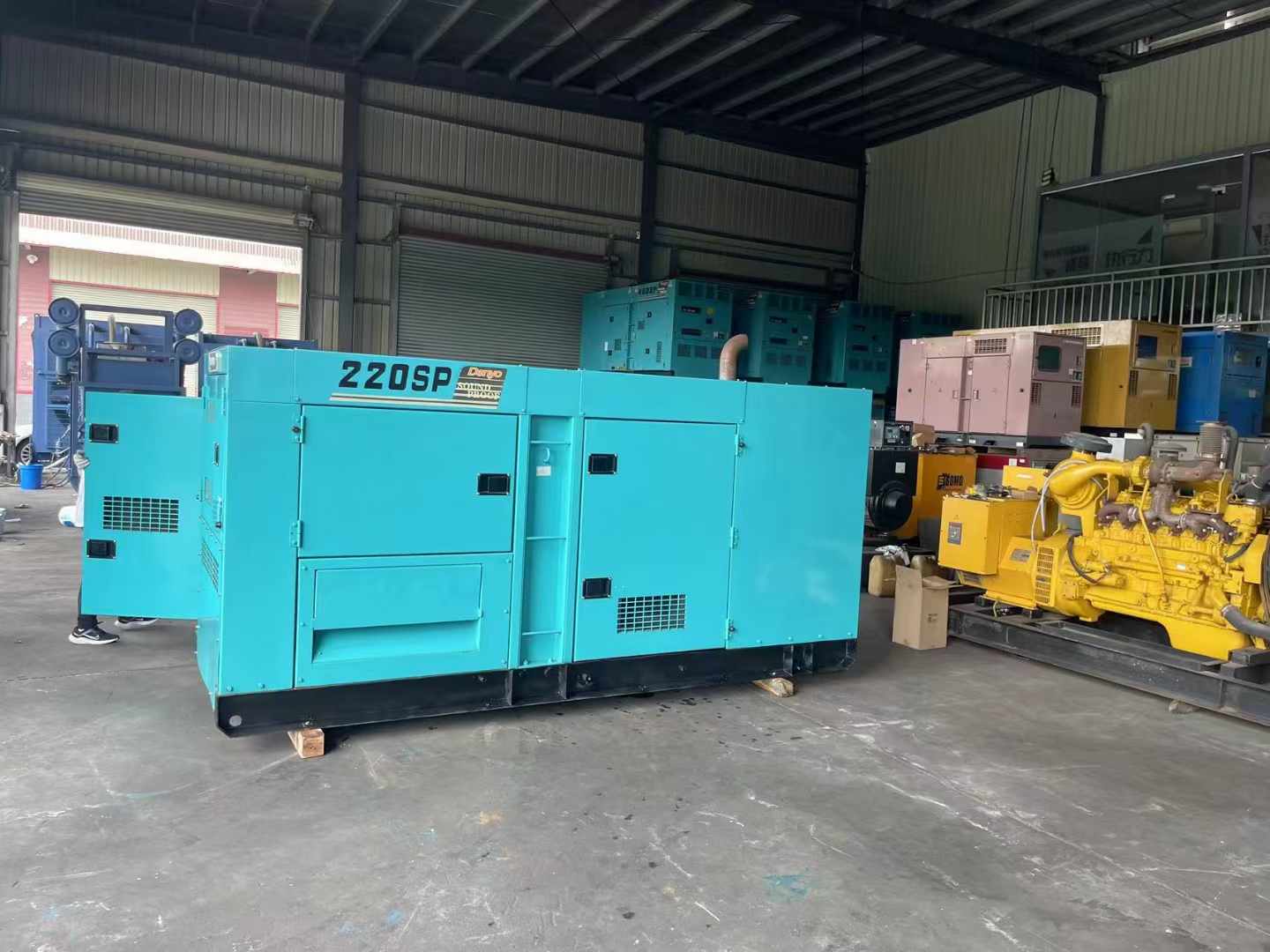 港口800kW 柴油发电机的输出电流波动范围是多少？