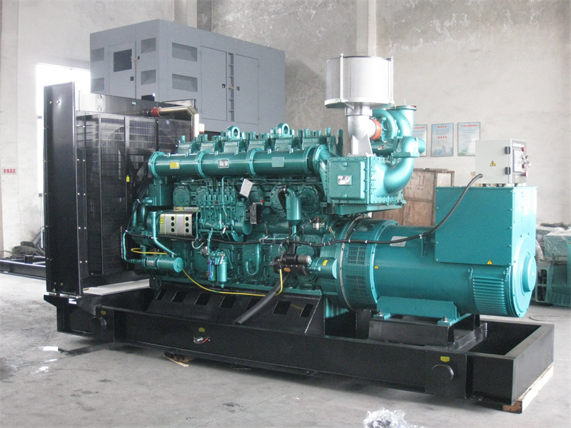 港口200KW 柴油发电机的油耗是多少？