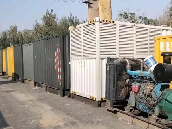 港口200KW柴油发电机机组每小时油耗是多少？